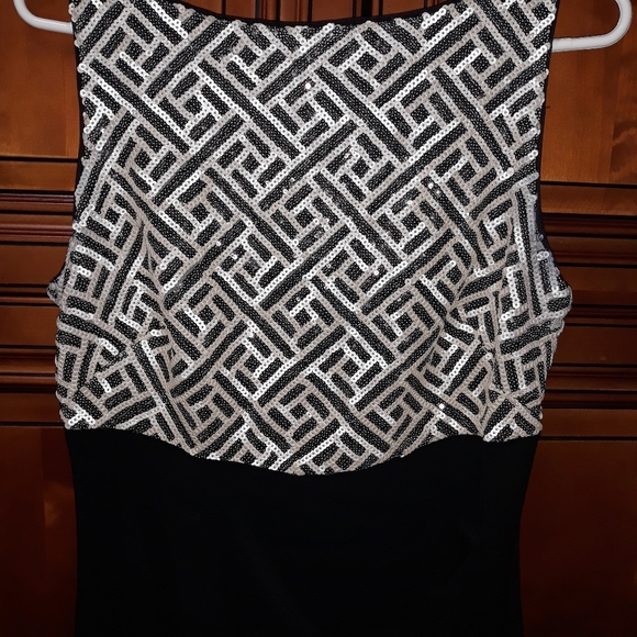 Gown - Picture 6 of 15